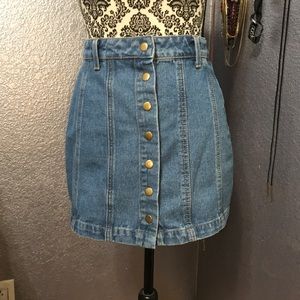 Buttoned Denim Skirt